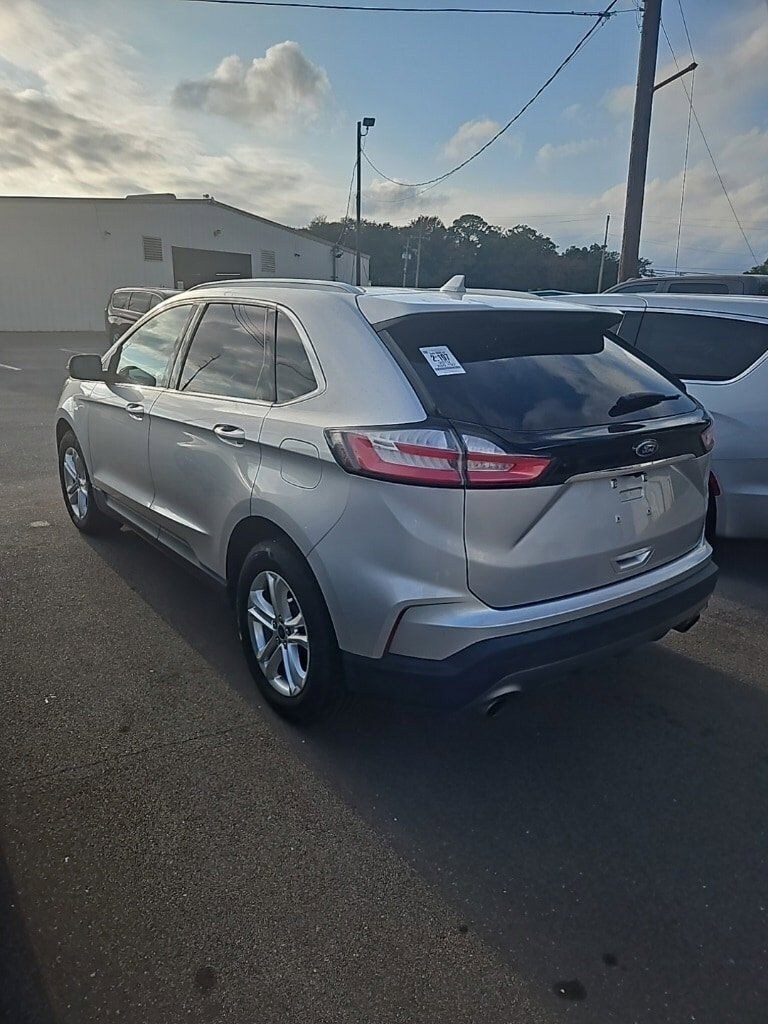 2019 Ford Edge SEL photo 4
