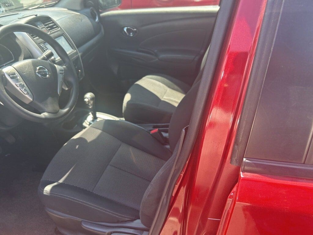 2019 Nissan Versa 1.6 SV photo 2