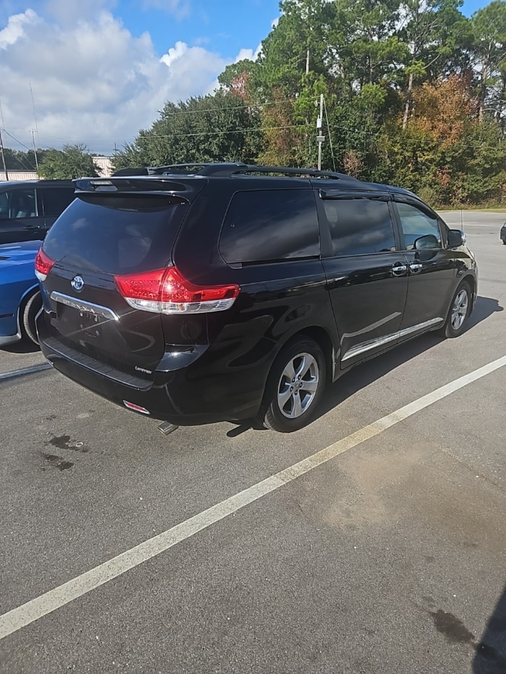 Used 2013 Toyota Sienna LE Minivan/Van