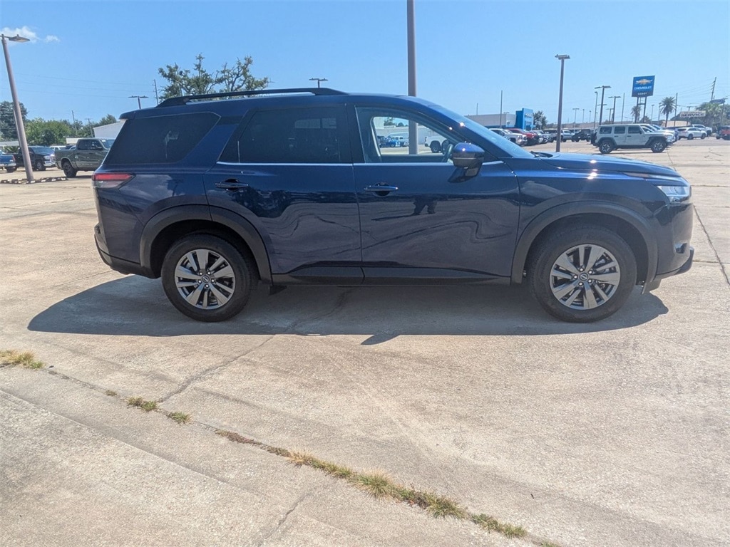 Used 2024 Nissan Pathfinder SV SUV