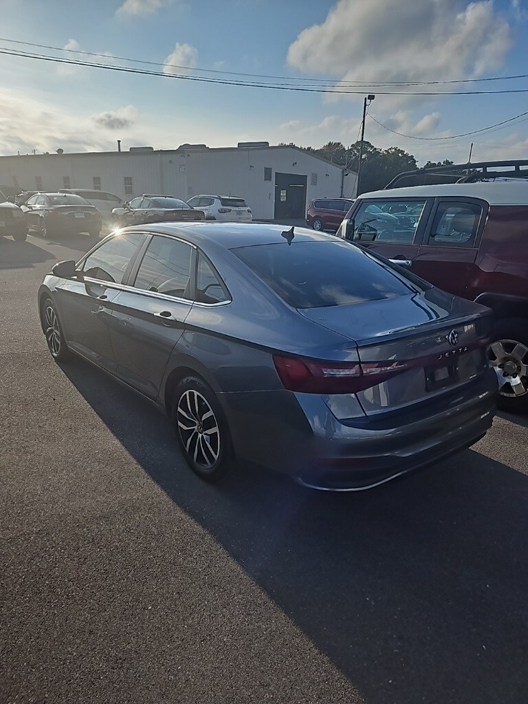 2025 Volkswagen Jetta 1.5T SE photo 3