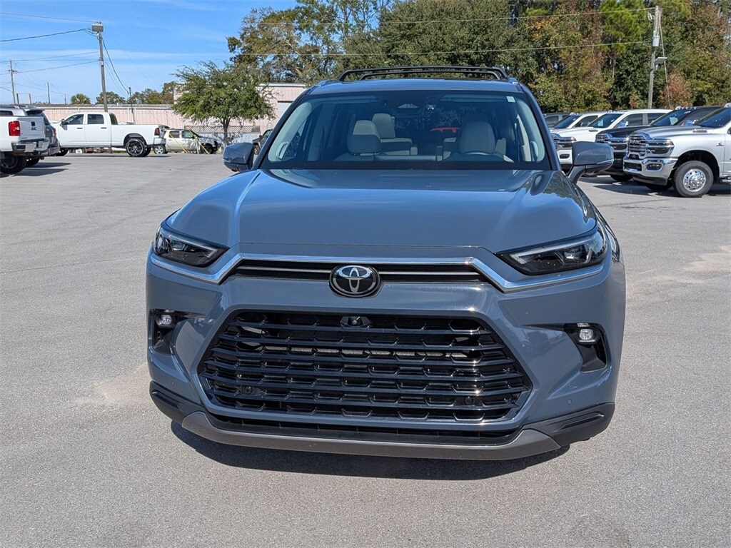2025 Toyota Grand Highlander Limited photo 2
