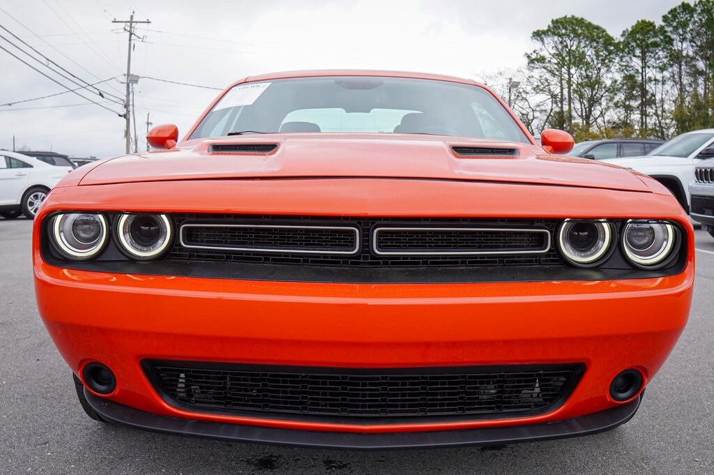2023 Dodge Challenger SXT photo 3