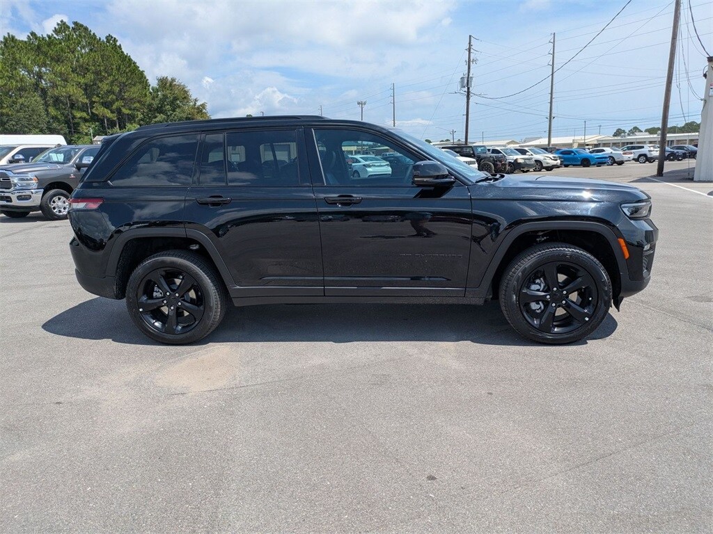 2025 Jeep Grand Cherokee Limited photo 4