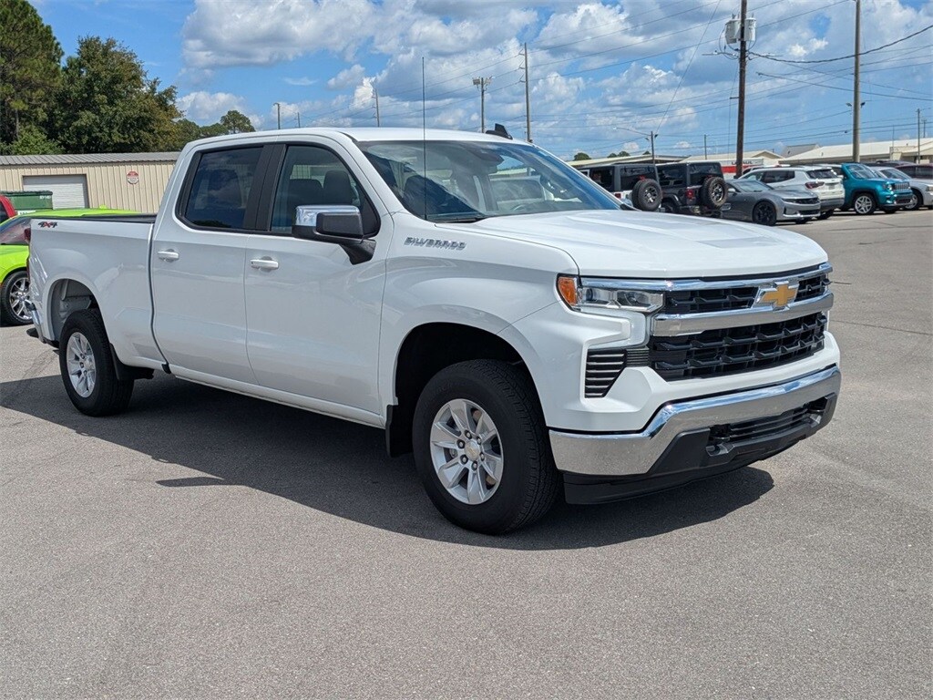 2023 Chevrolet Silverado 1500 LT photo 4