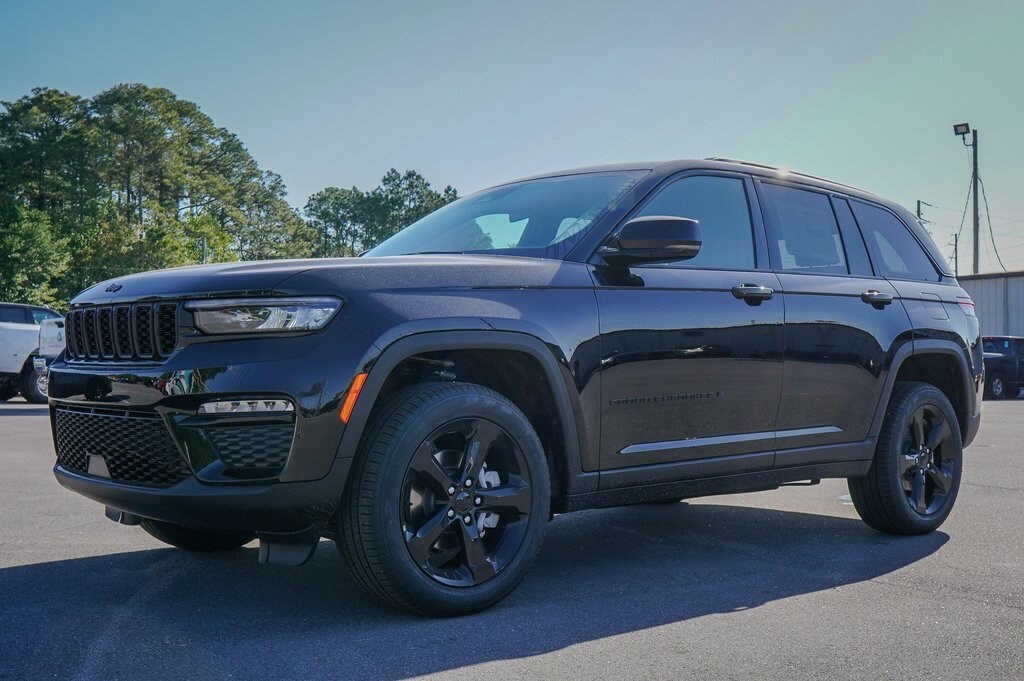 2025 Jeep Grand Cherokee Limited photo 2