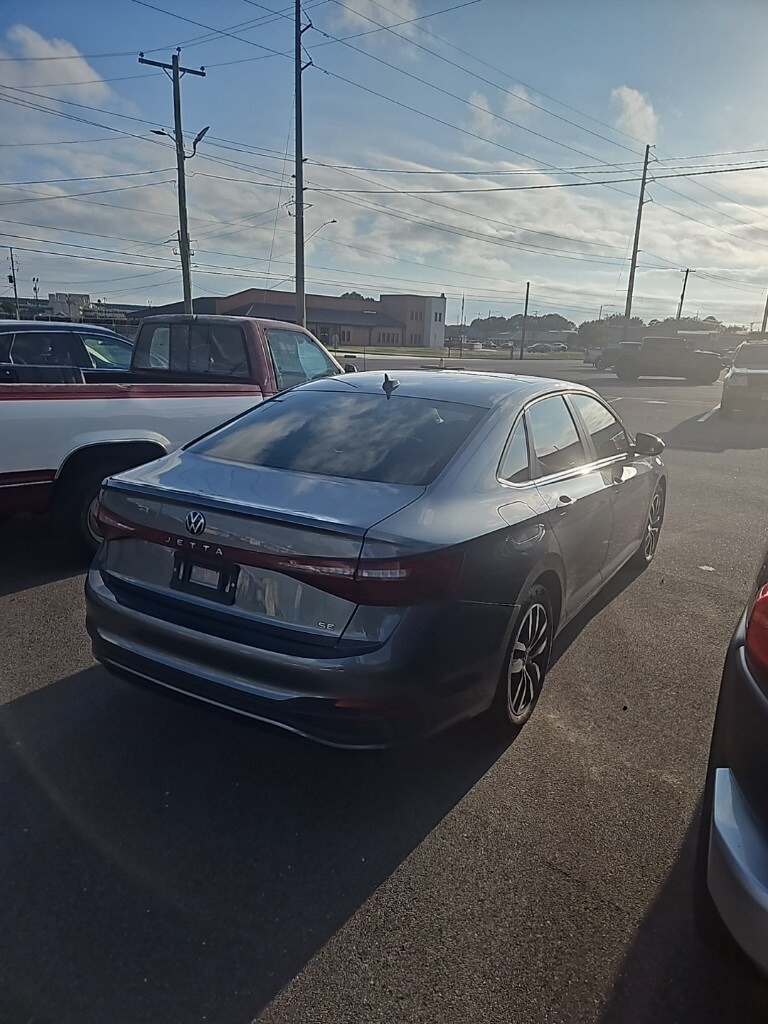 2025 Volkswagen Jetta 1.5T SE photo 4