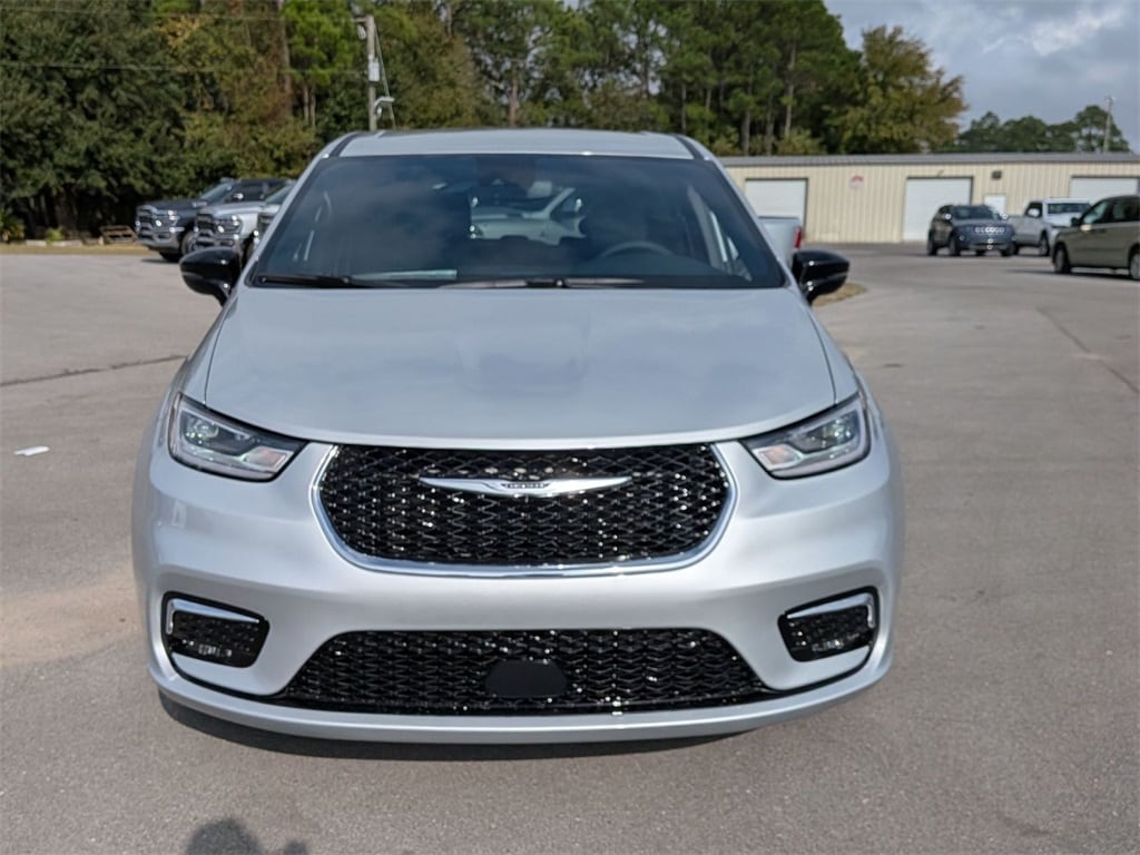New 2026 Chrysler Pacifica Select Passenger Van