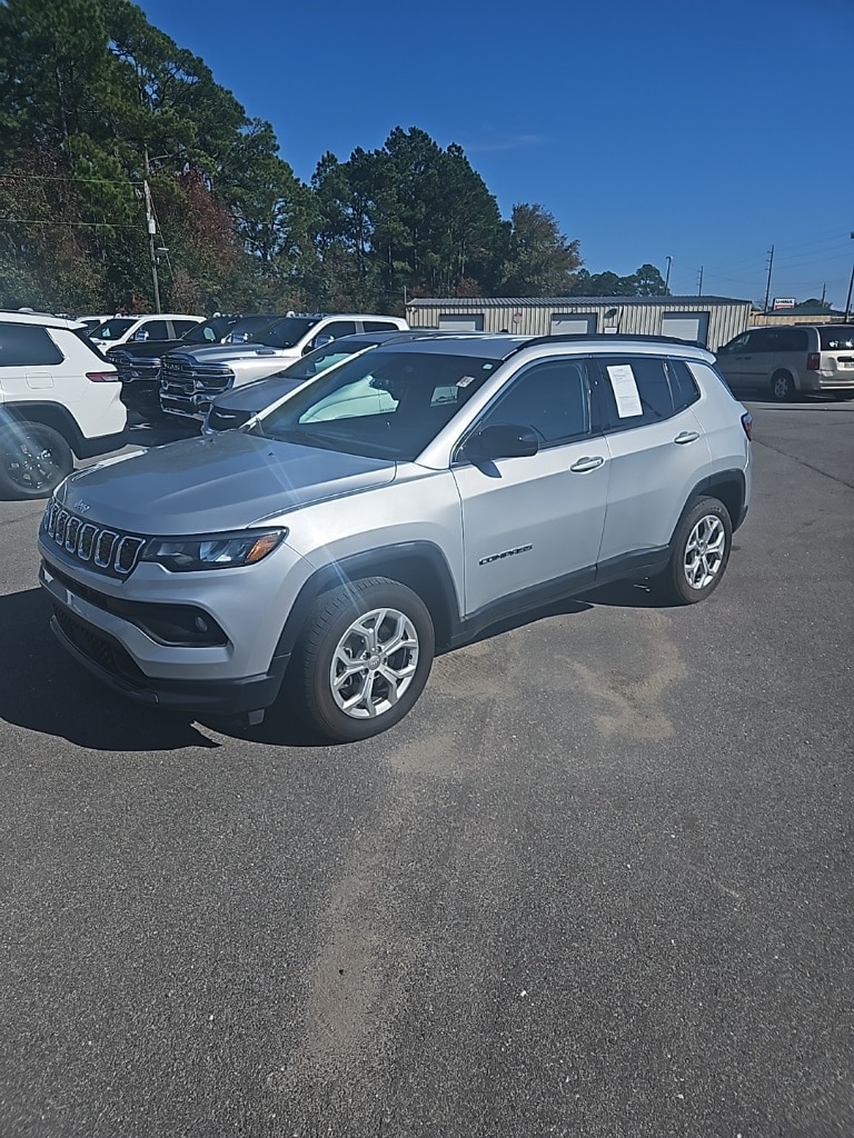 2024 Jeep Compass Latitude's photo