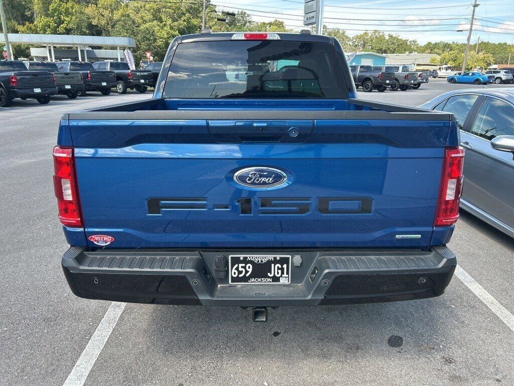 2023 Ford F-150 XLT photo 3