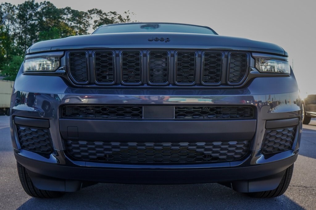 2025 Jeep Grand Cherokee Altitude X photo 3