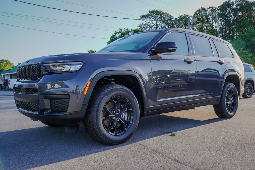 2025 Jeep Grand Cherokee Altitude X photo 2