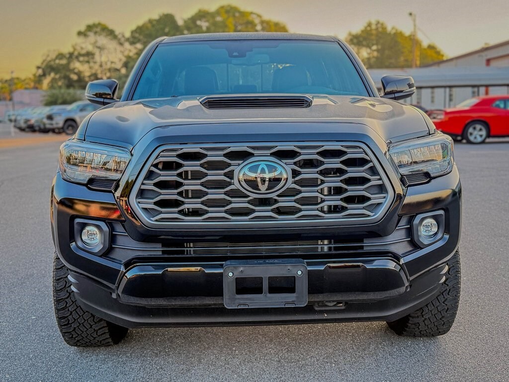 2023 Toyota Tacoma TRD Off-Road photo 2