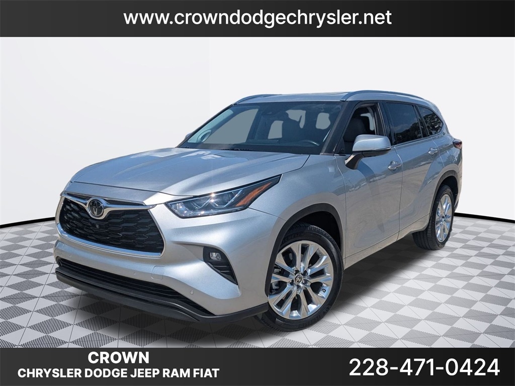 2022 Toyota Highlander Limited's photo