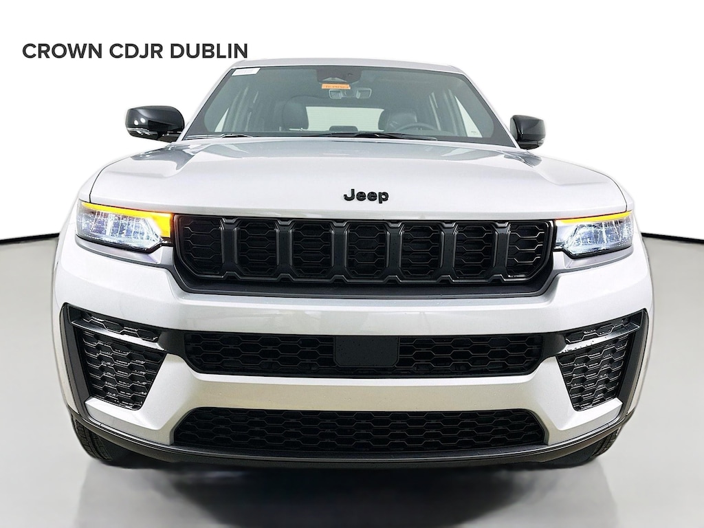 New 2026 Jeep Grand Cherokee Laredo Sport Utility