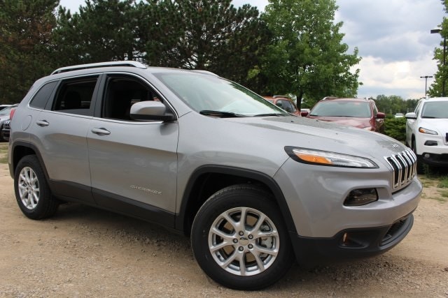 2016 Cherokee Latitude
