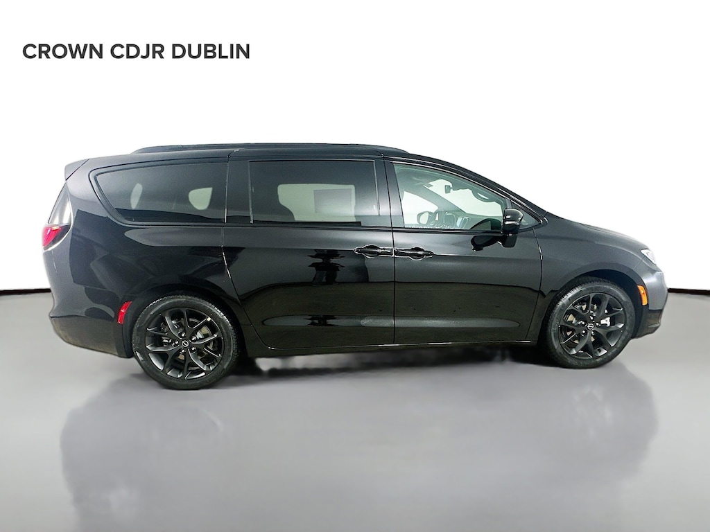 New 2026 Chrysler Pacifica Select Passenger Van