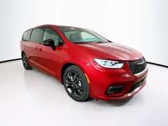 2026 Chrysler Pacifica Select Passenger Van