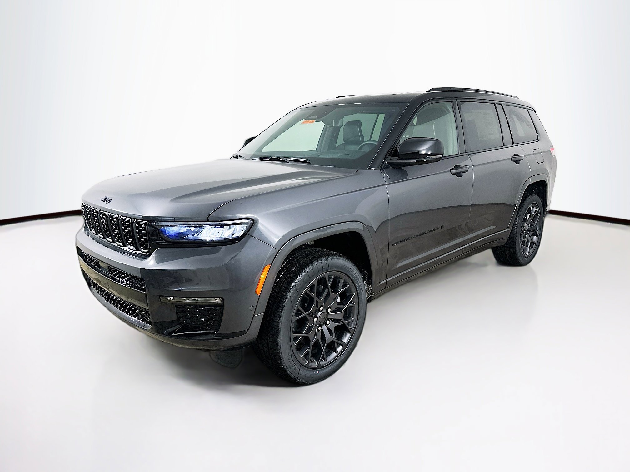 2025 Jeep Grand Cherokee L Summit's photo