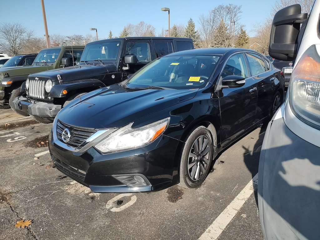 Used 2016 Nissan Altima 2.5 SV Sedan