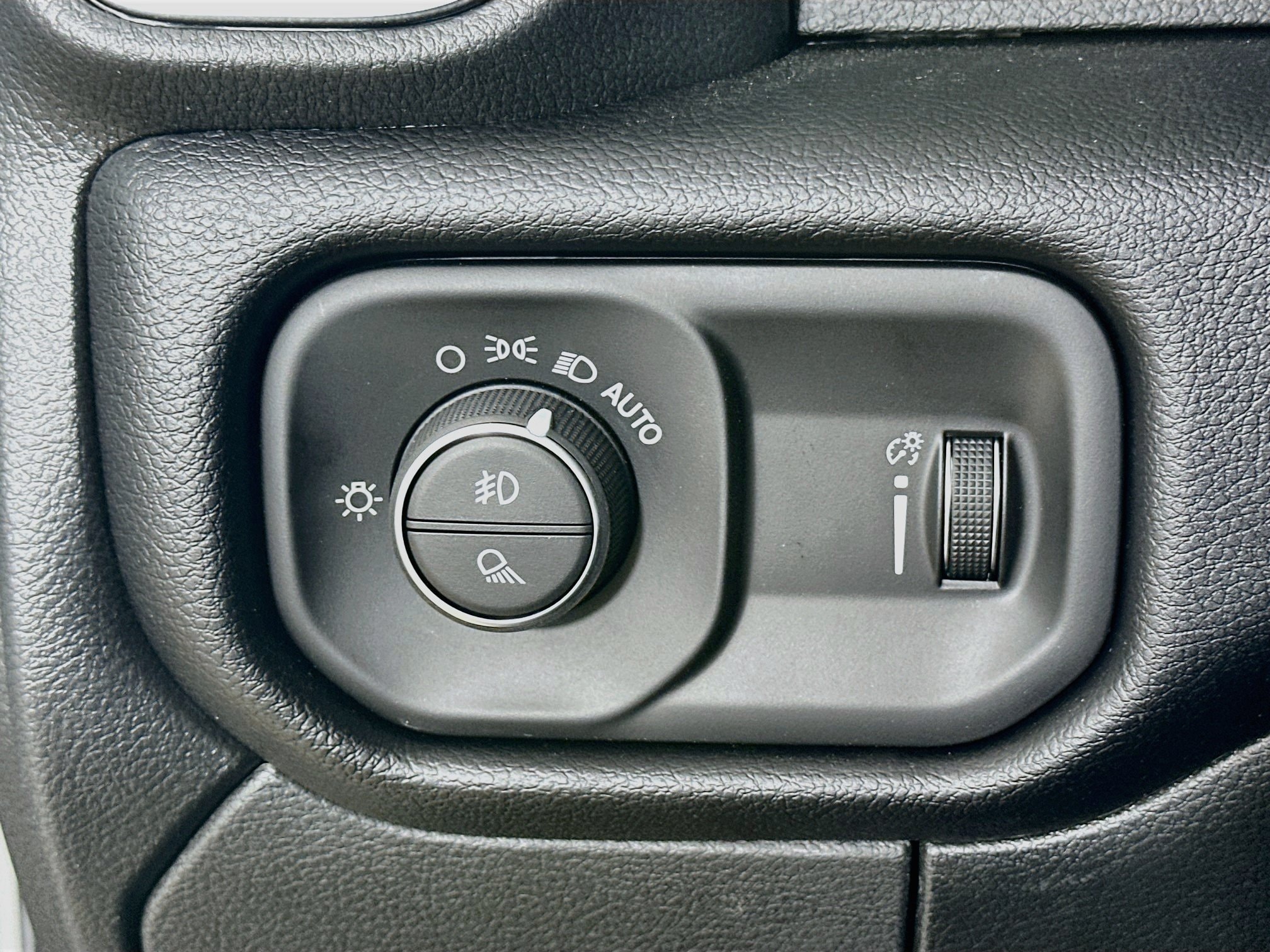 2026 RAM 2500 Big Horn - Photo 10