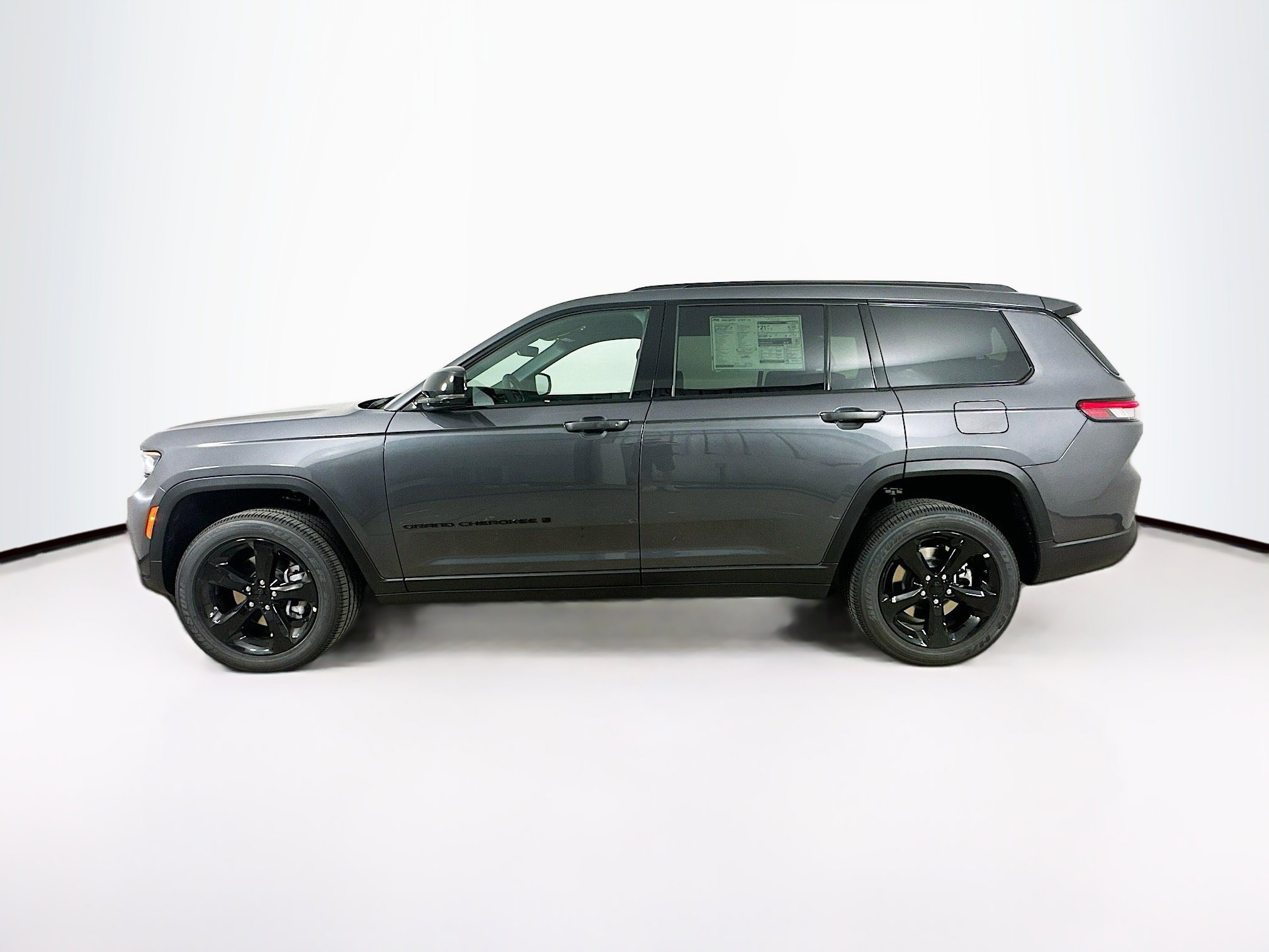 2025 Jeep Grand Cherokee Laredo Altitude X photo 4