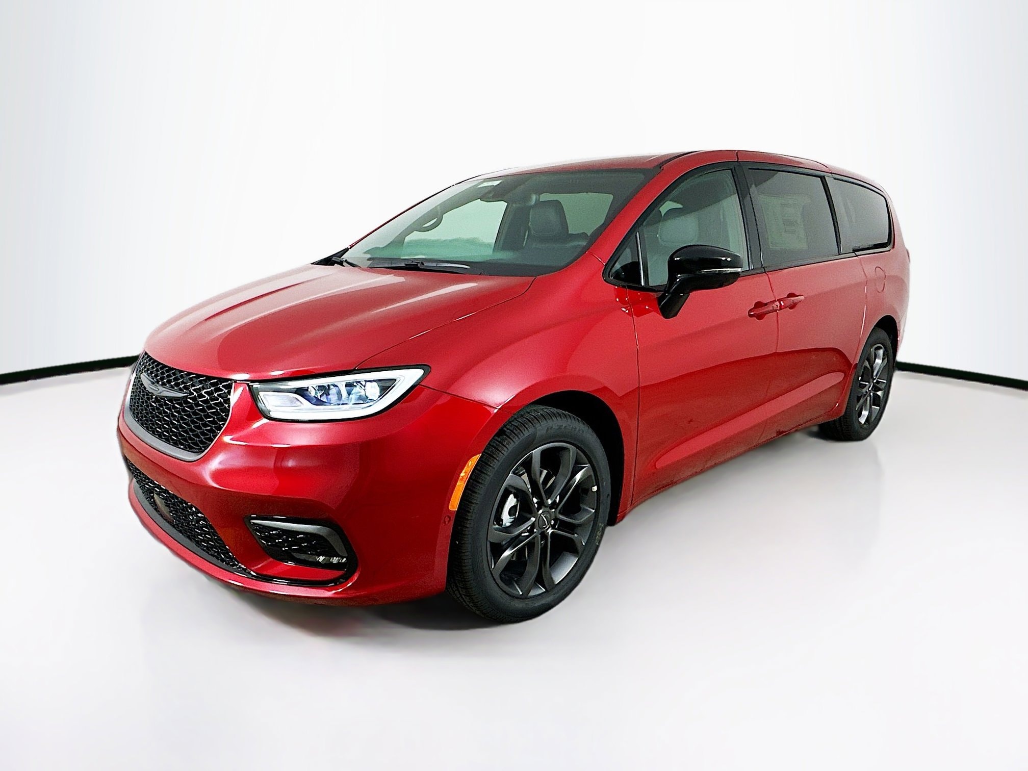 2026 Chrysler Pacifica Select's photo