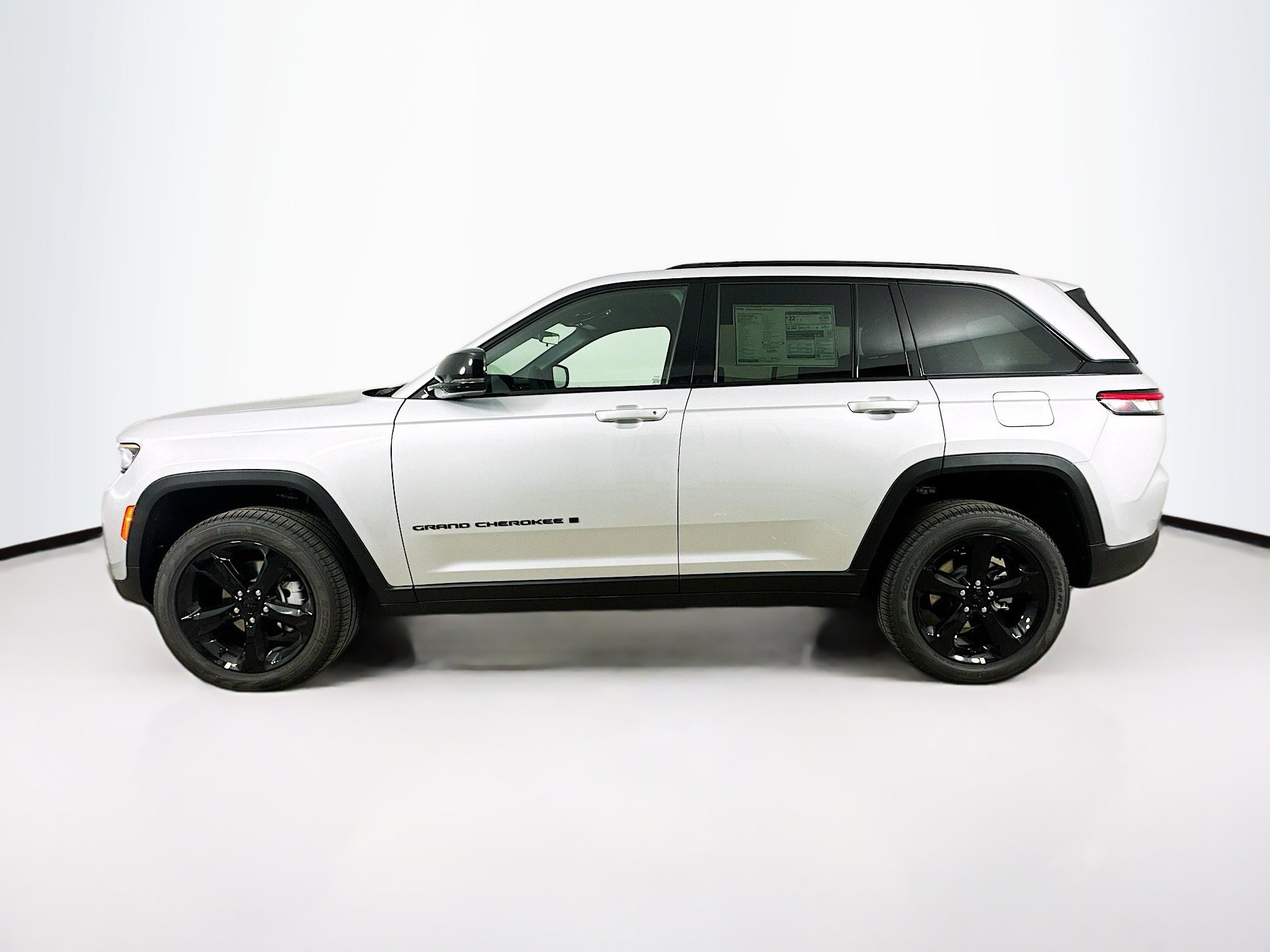 2025 Jeep Grand Cherokee Limited photo 4