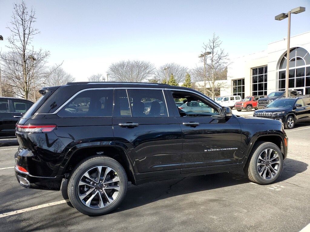 New 2023 Jeep Grand Cherokee 4xe GRAND CHEROKEE OVERLAND 4xe Sport Utility