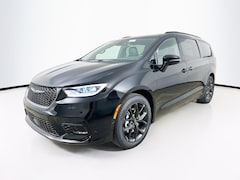 2026 Chrysler Pacifica Limited Passenger Van