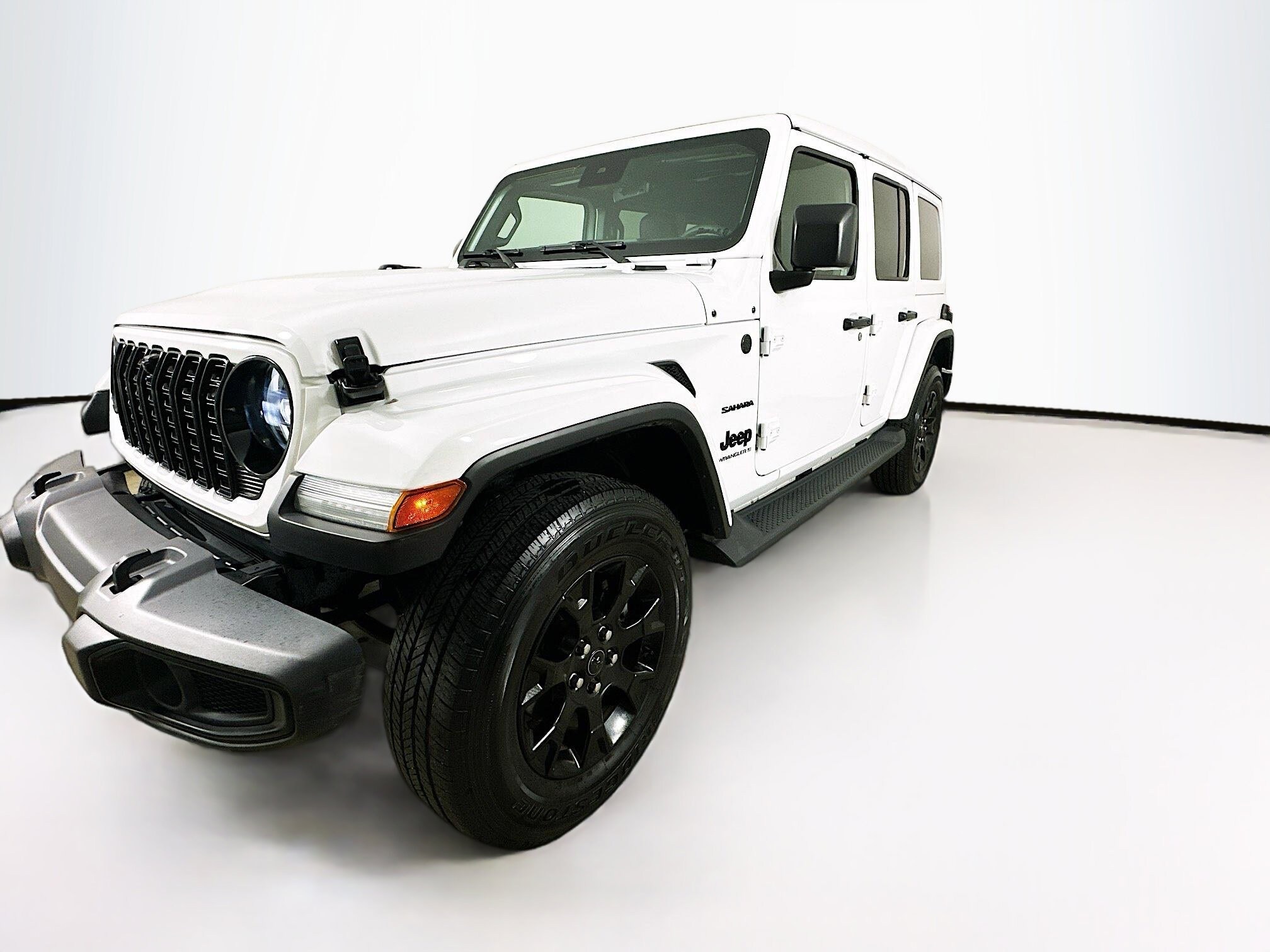 2024 Jeep Wrangler Sahara photo 3