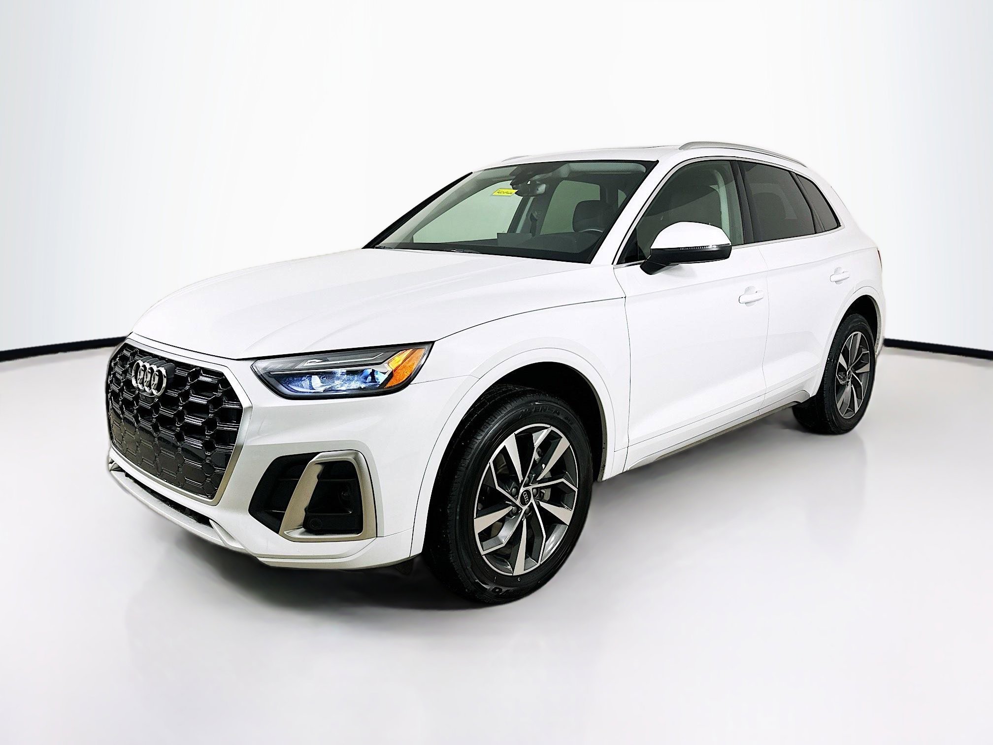 2024 Audi Q5 Premium Plus's photo