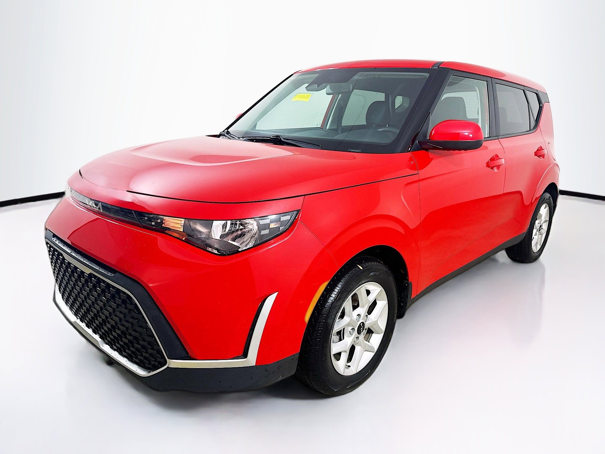 2023 Kia Soul LX's photo