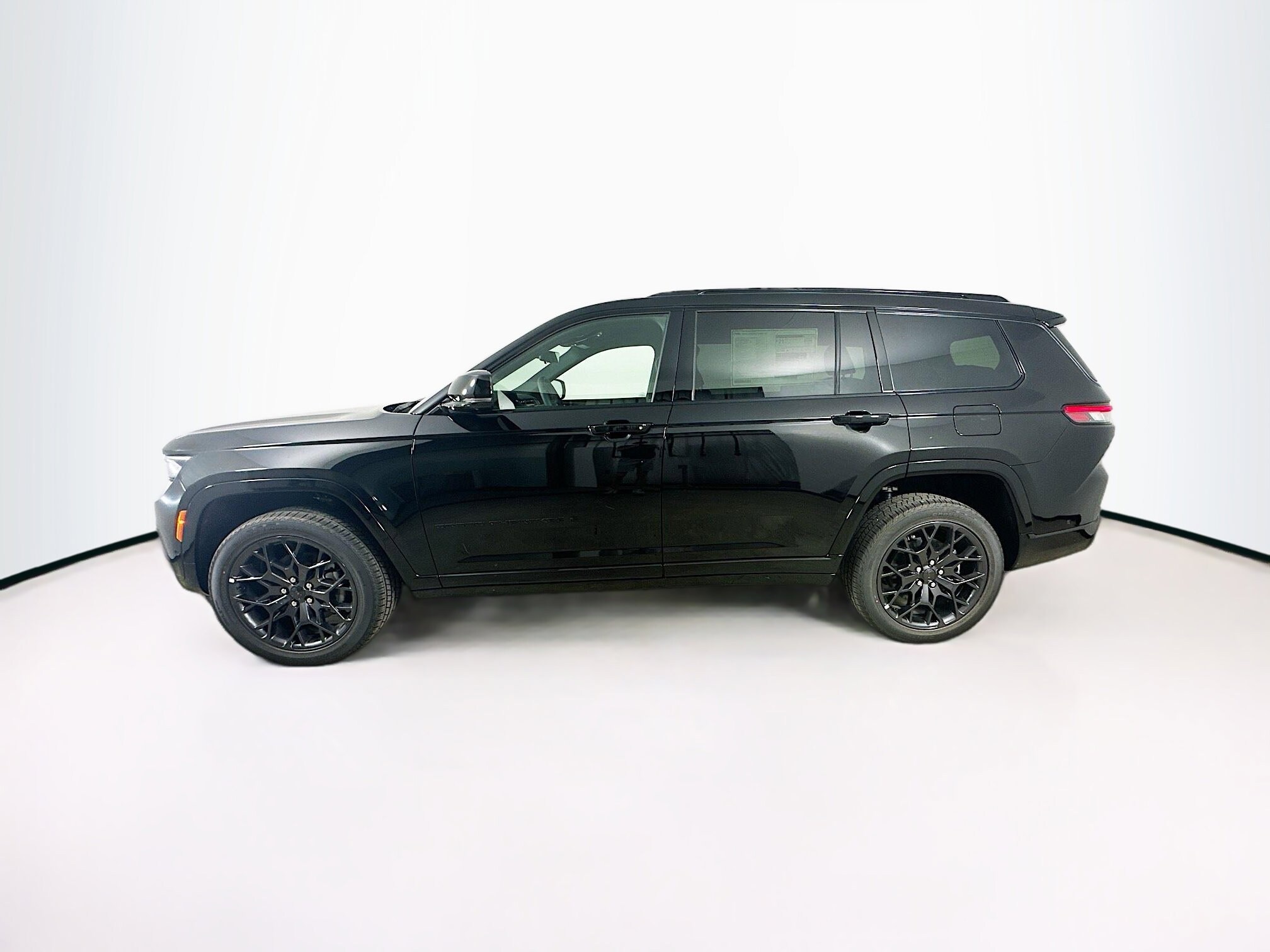 2025 Jeep Grand Cherokee L Summit photo 2