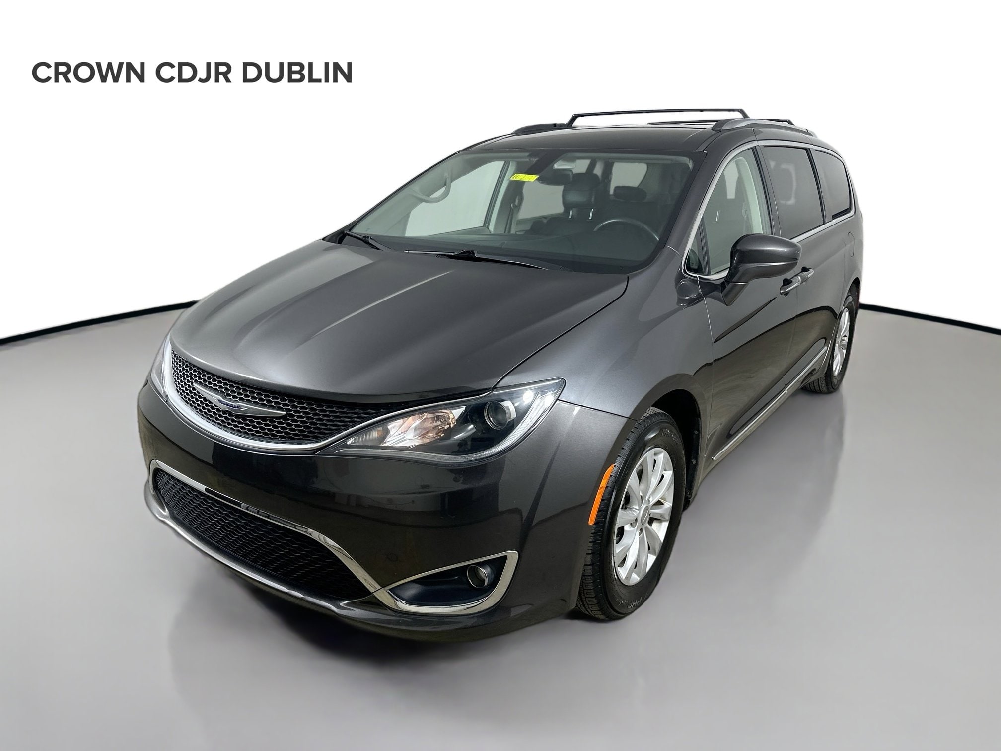 2019 Chrysler Pacifica Touring L's photo