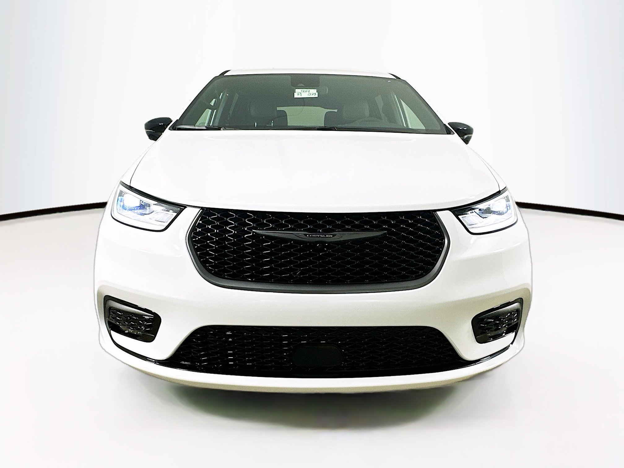 2026 Chrysler Pacifica photo 2