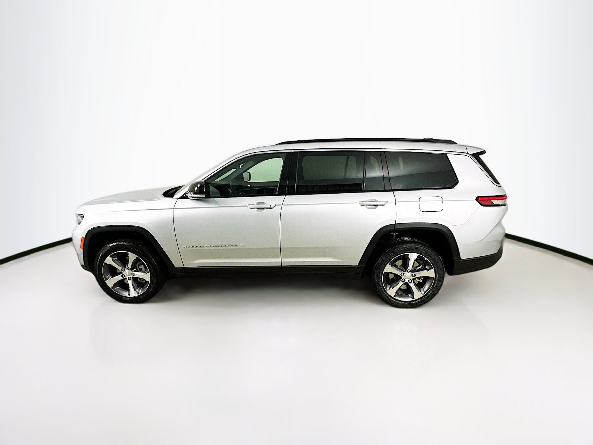 2025 Jeep Grand Cherokee Limited photo 4