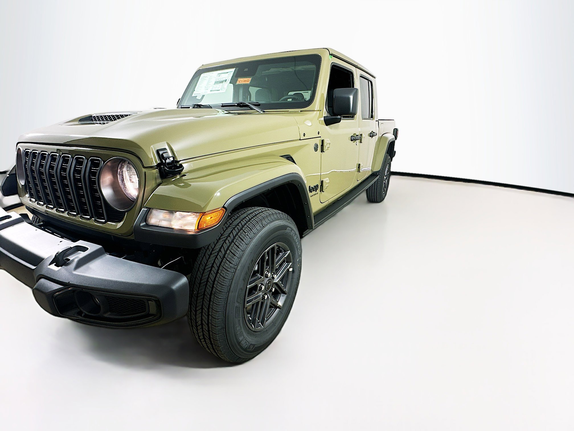 2025 Jeep Gladiator Sport photo 3