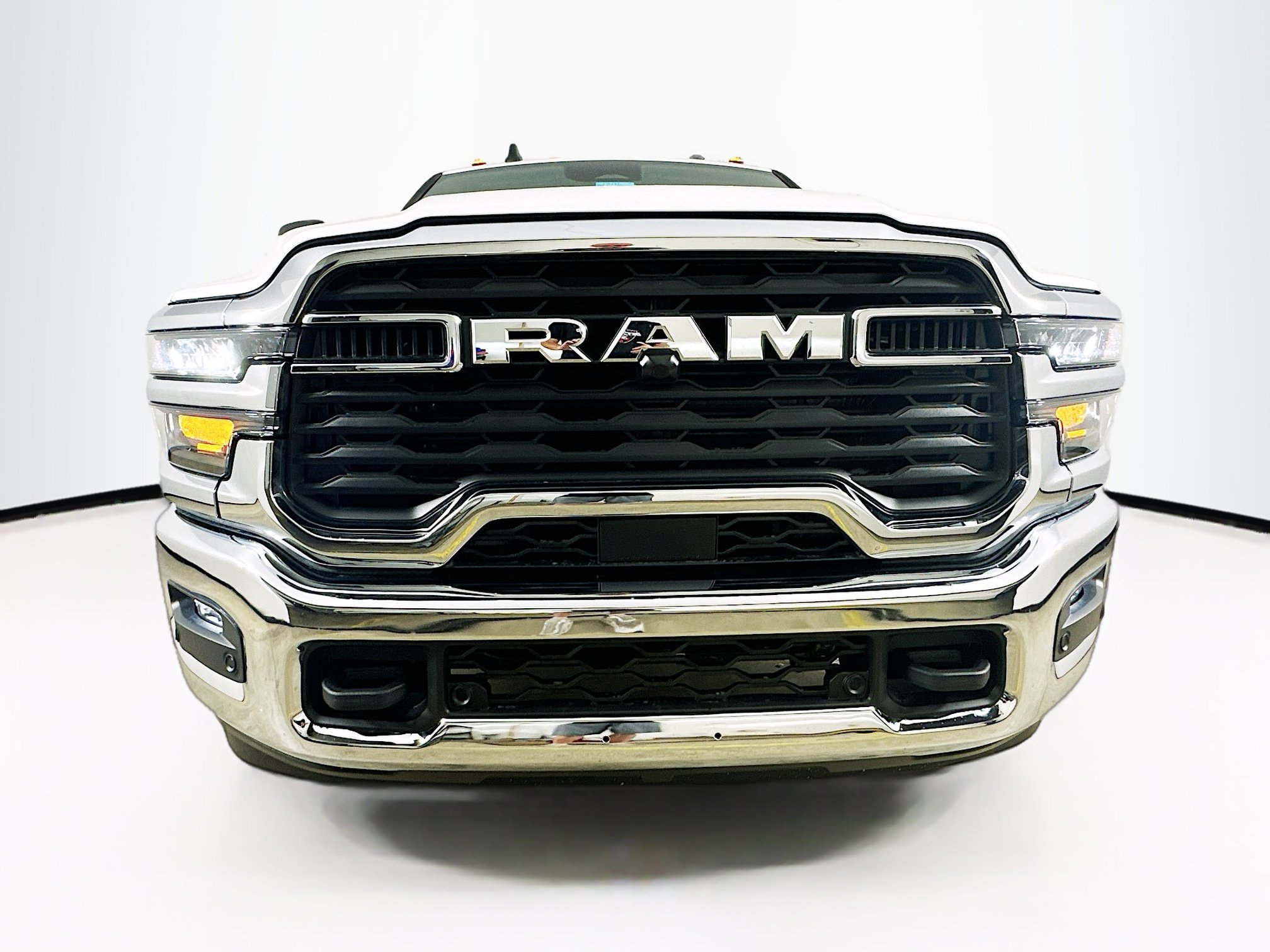 2026 Ram 2500 Tradesman photo 2