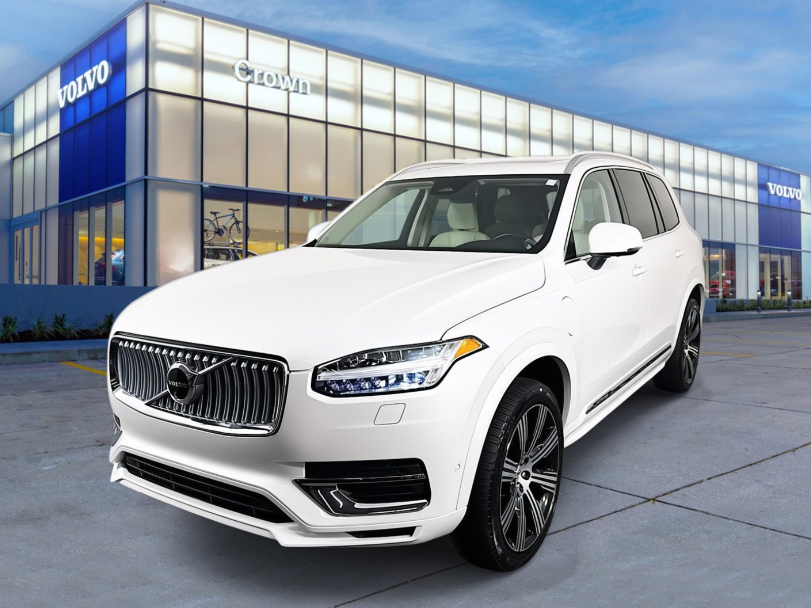 2023 Volvo XC90 Plus's photo