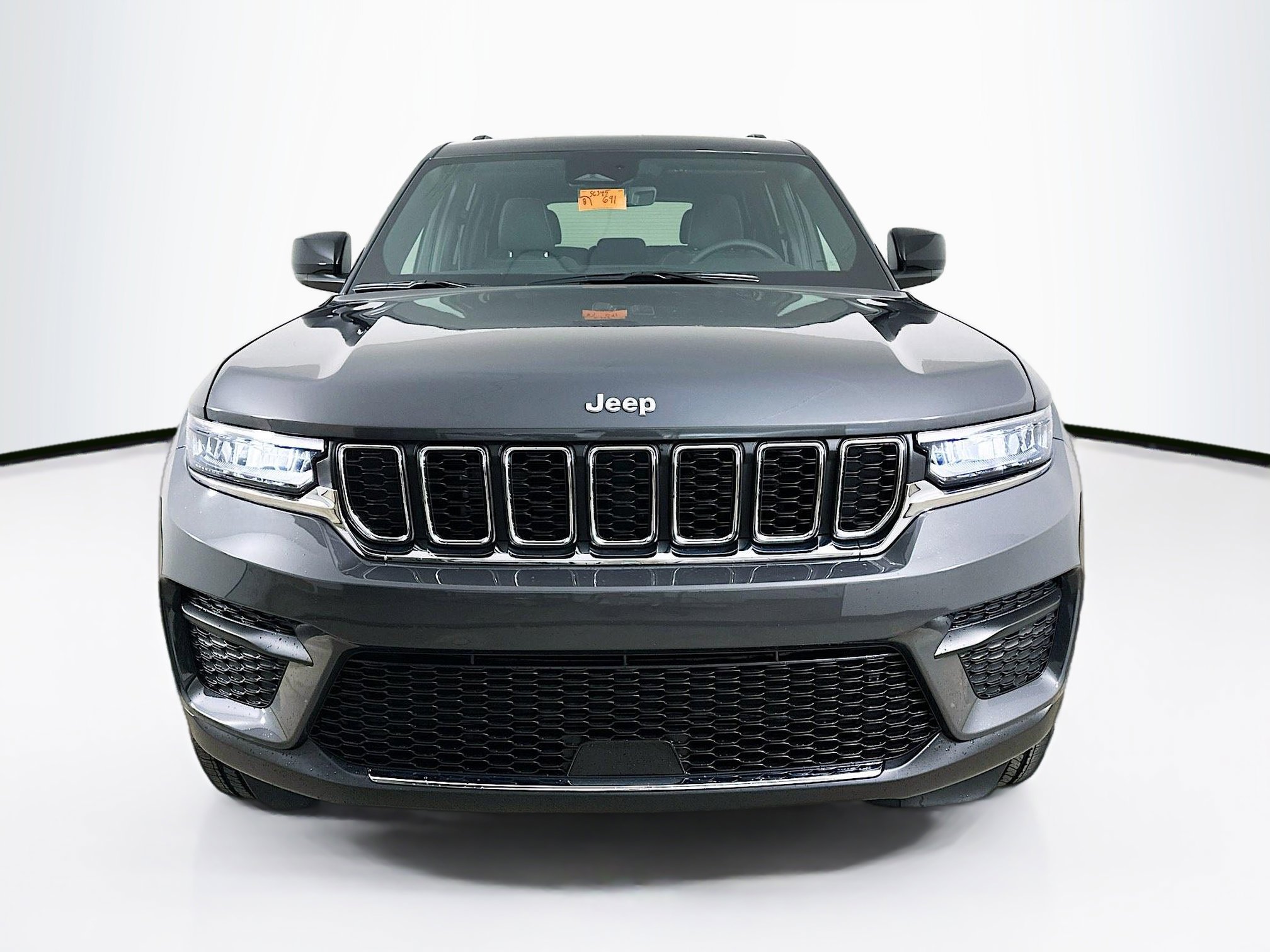 2025 Jeep Grand Cherokee Laredo photo 2
