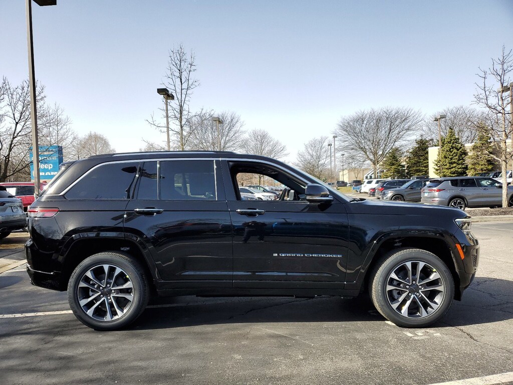 New 2023 Jeep Grand Cherokee 4xe GRAND CHEROKEE OVERLAND 4xe Sport Utility