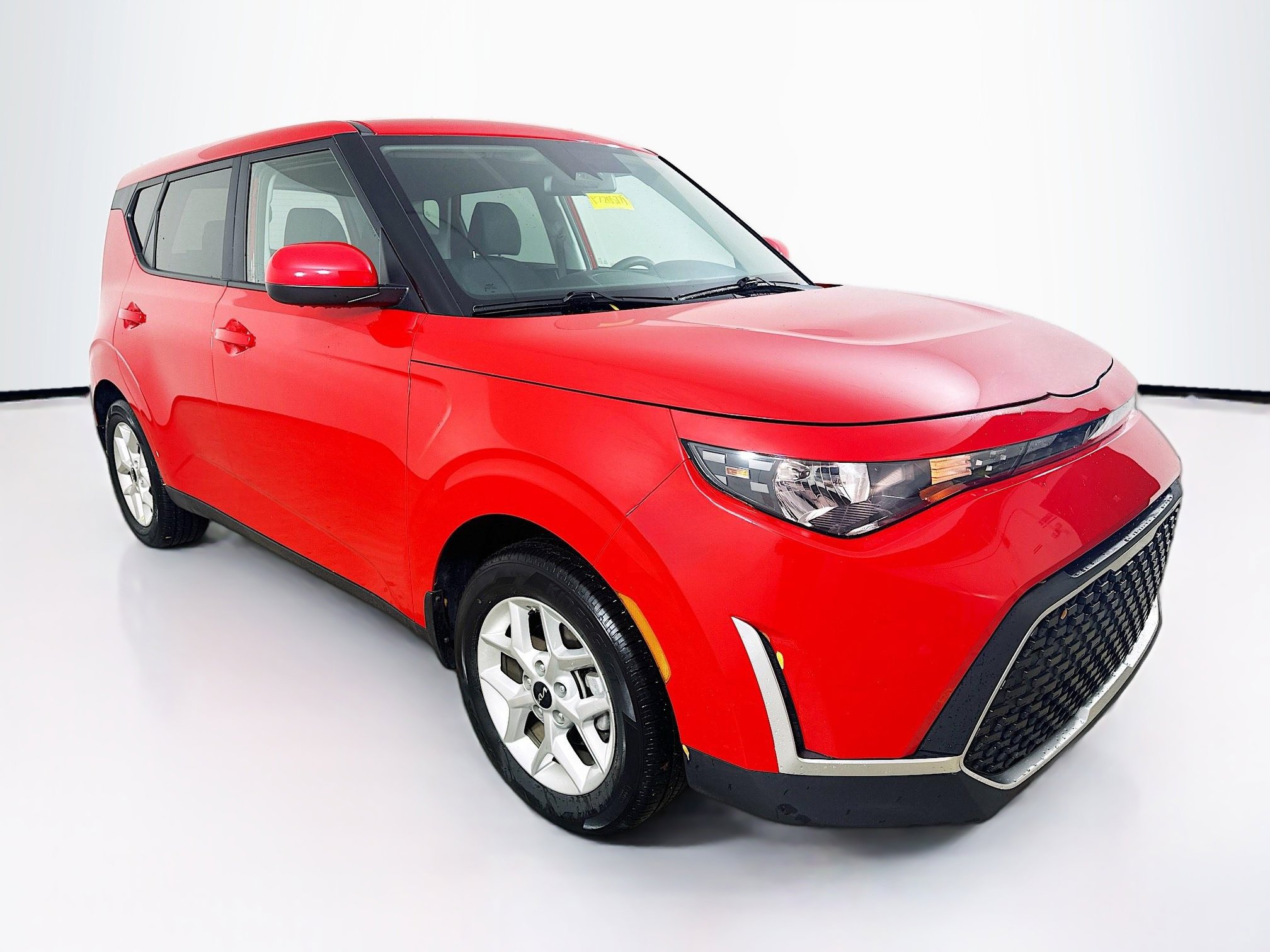 2023 Kia Soul LX's photo