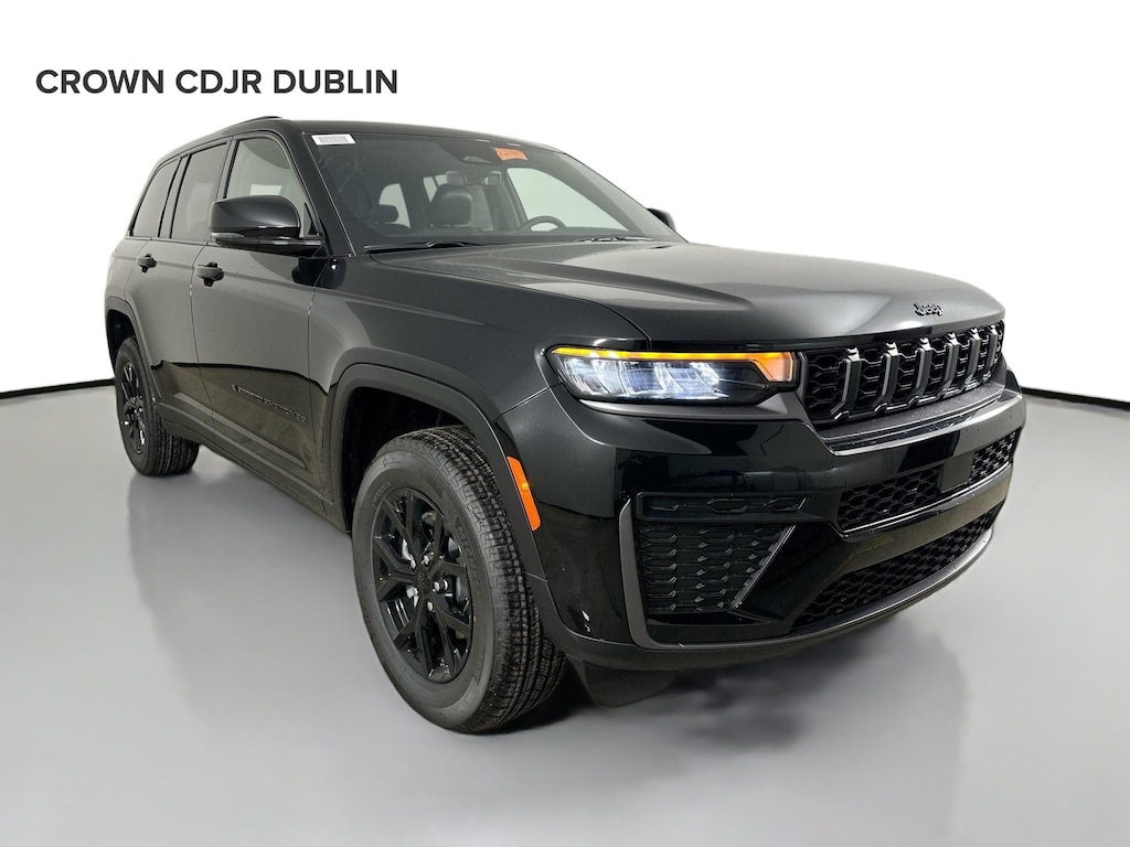 New 2026 Jeep Grand Cherokee Laredo Sport Utility