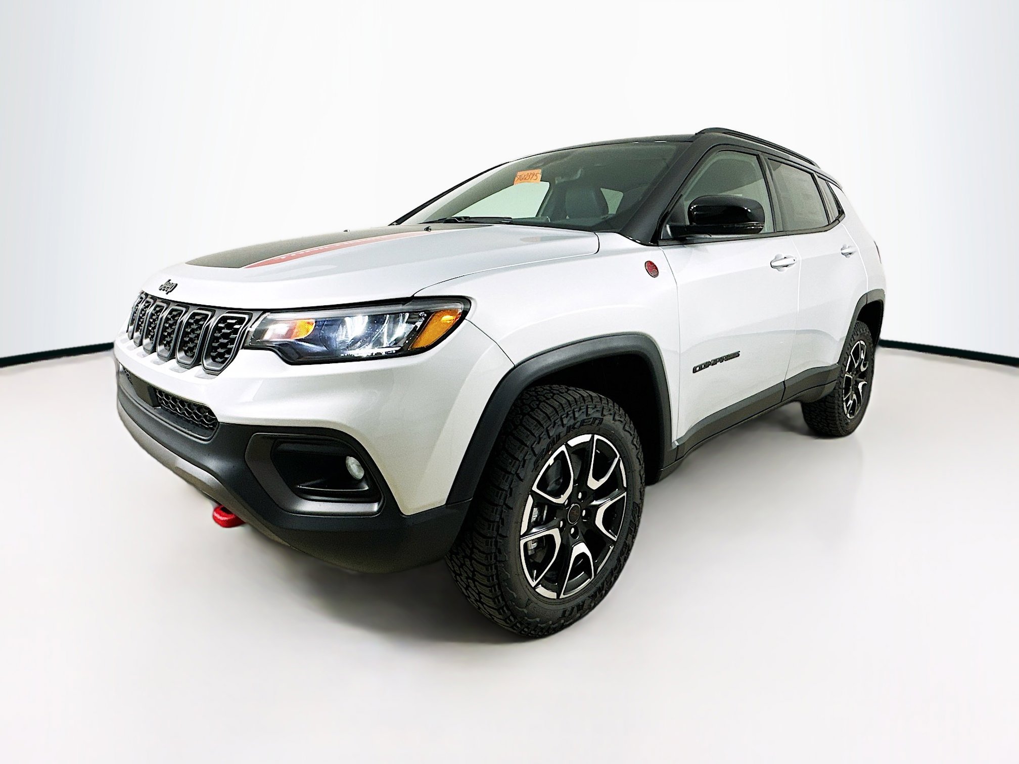 2025 Jeep Compass Trailhawk photo 2