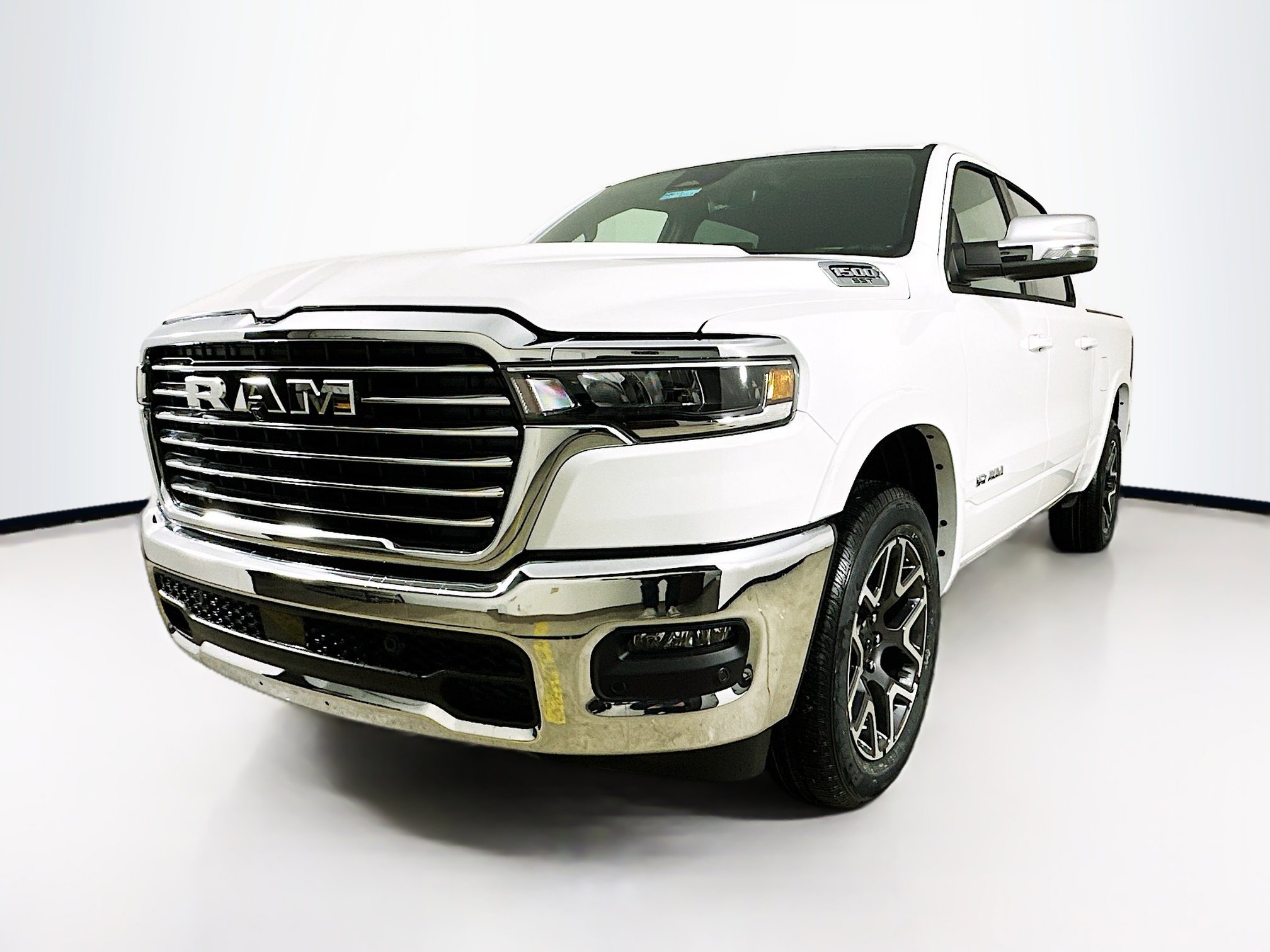 2025 Ram 1500 Laramie photo 3