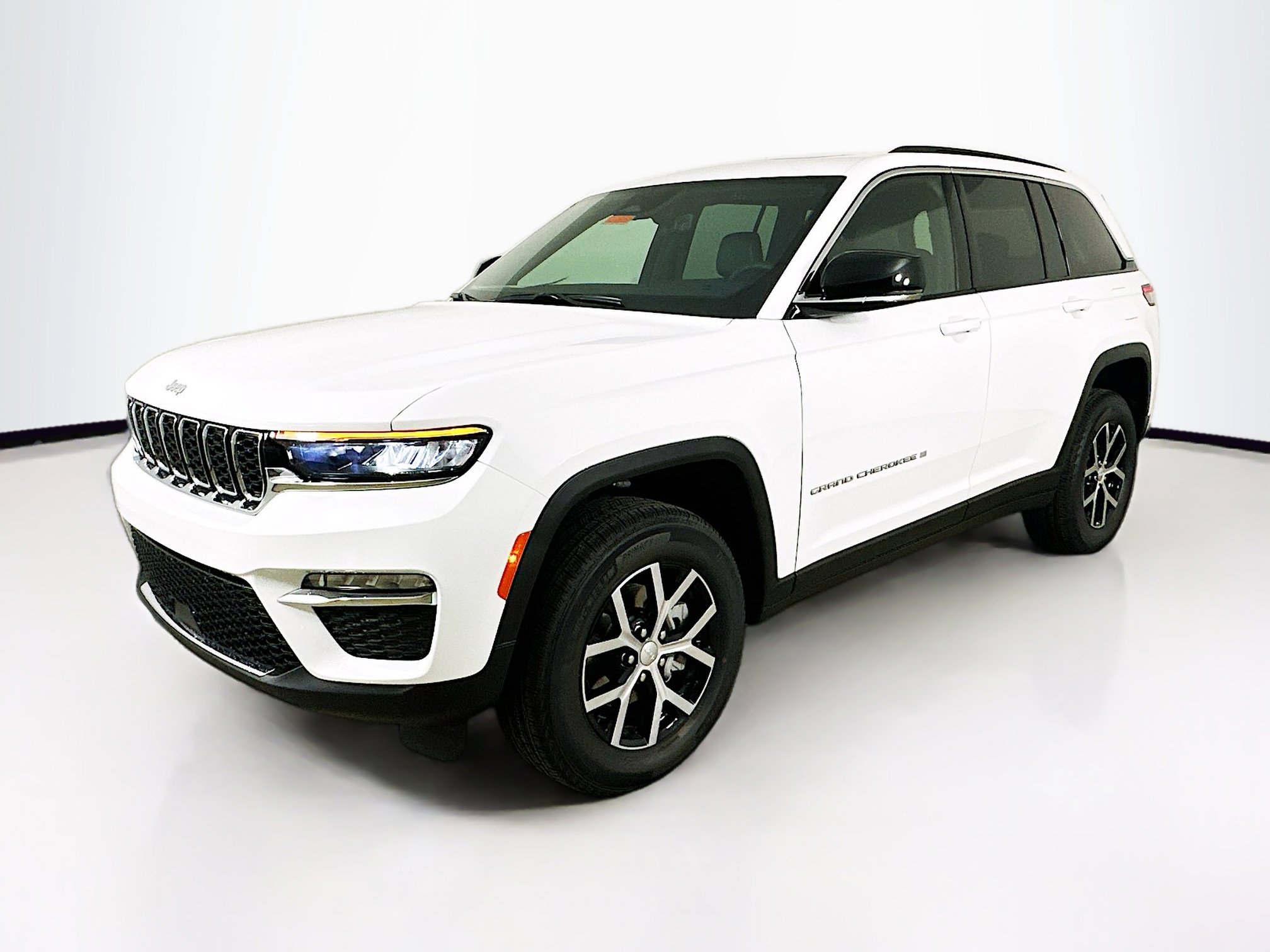2025 Jeep Grand Cherokee Limited photo 2