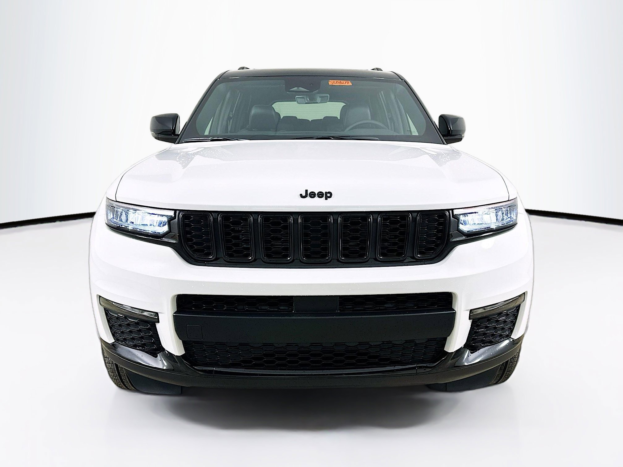 2025 Jeep Grand Cherokee Limited photo 2