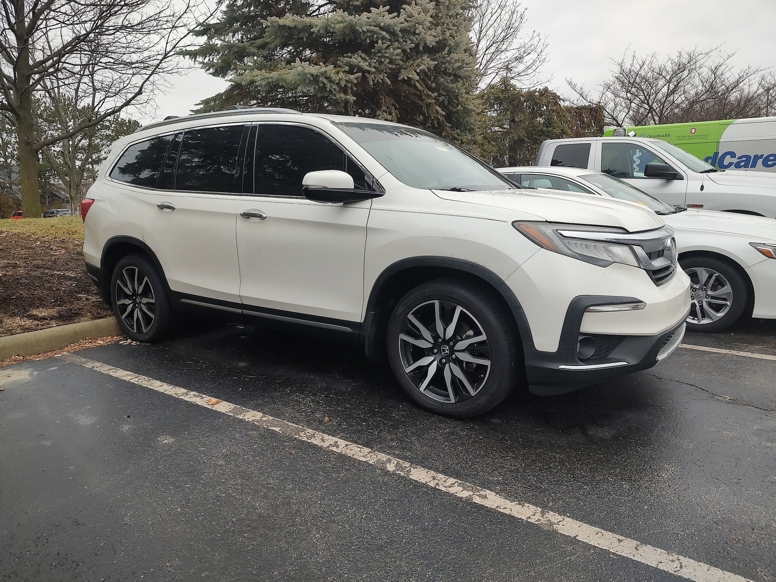2019 Honda Pilot Elite's photo