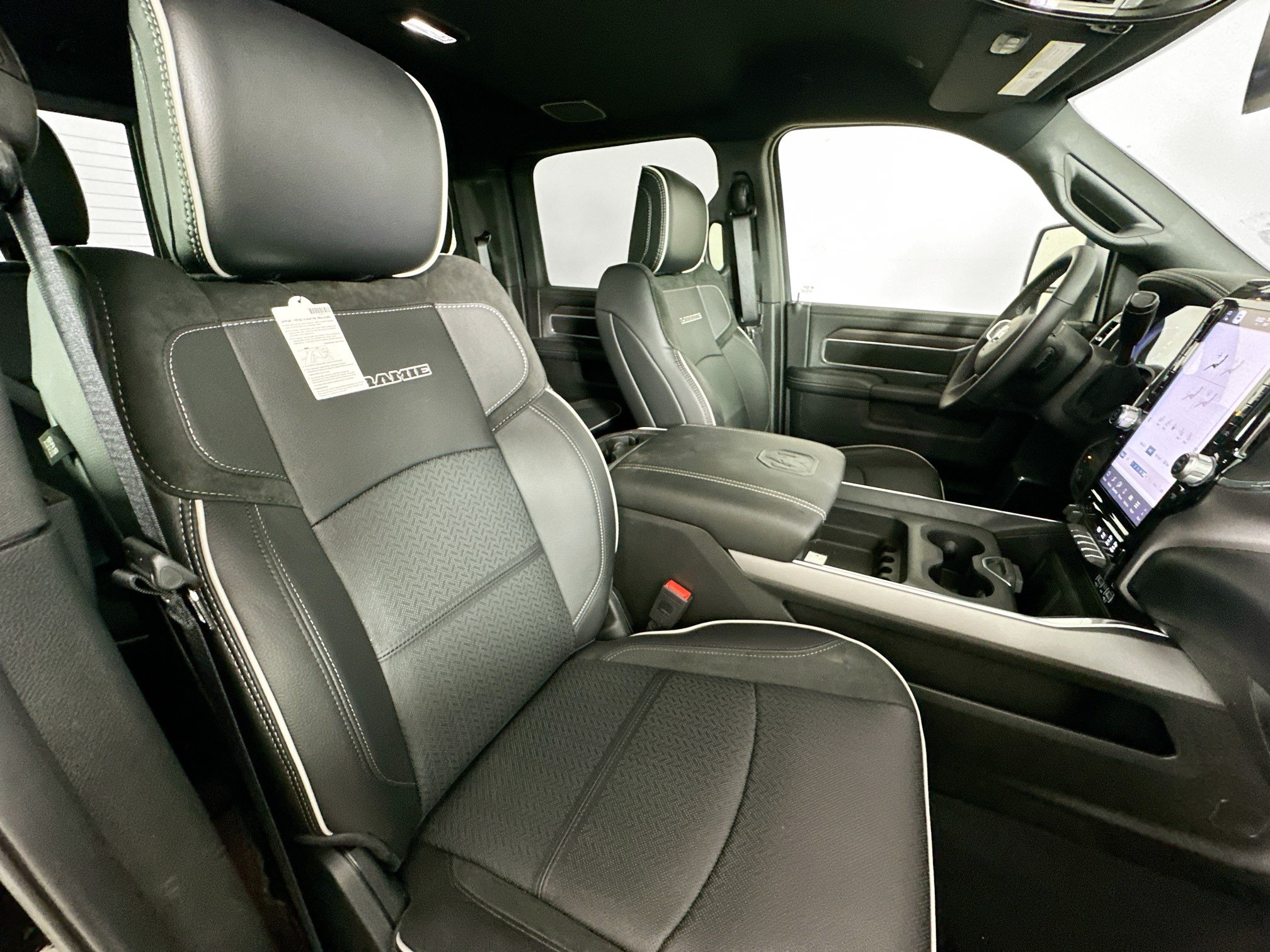 2026 RAM 2500 Laramie - Photo 33
